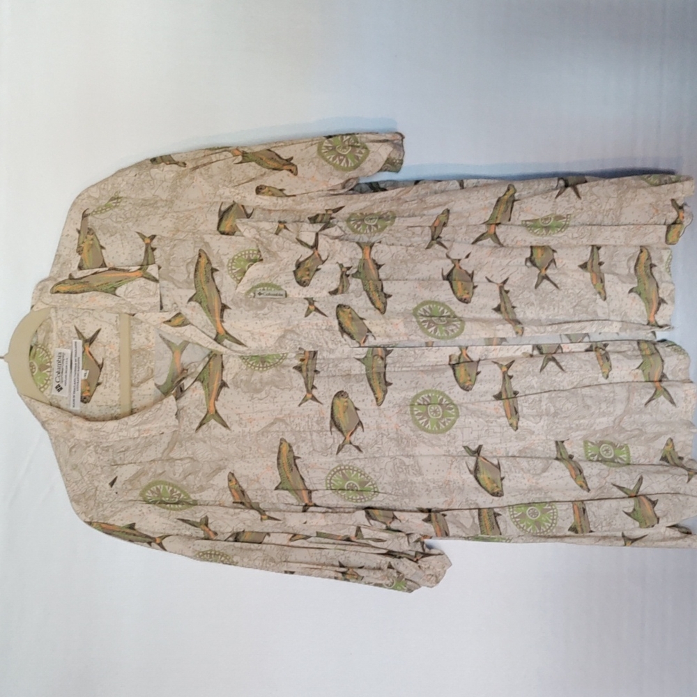 Columbia button down short sleeve shirt fishing theme.